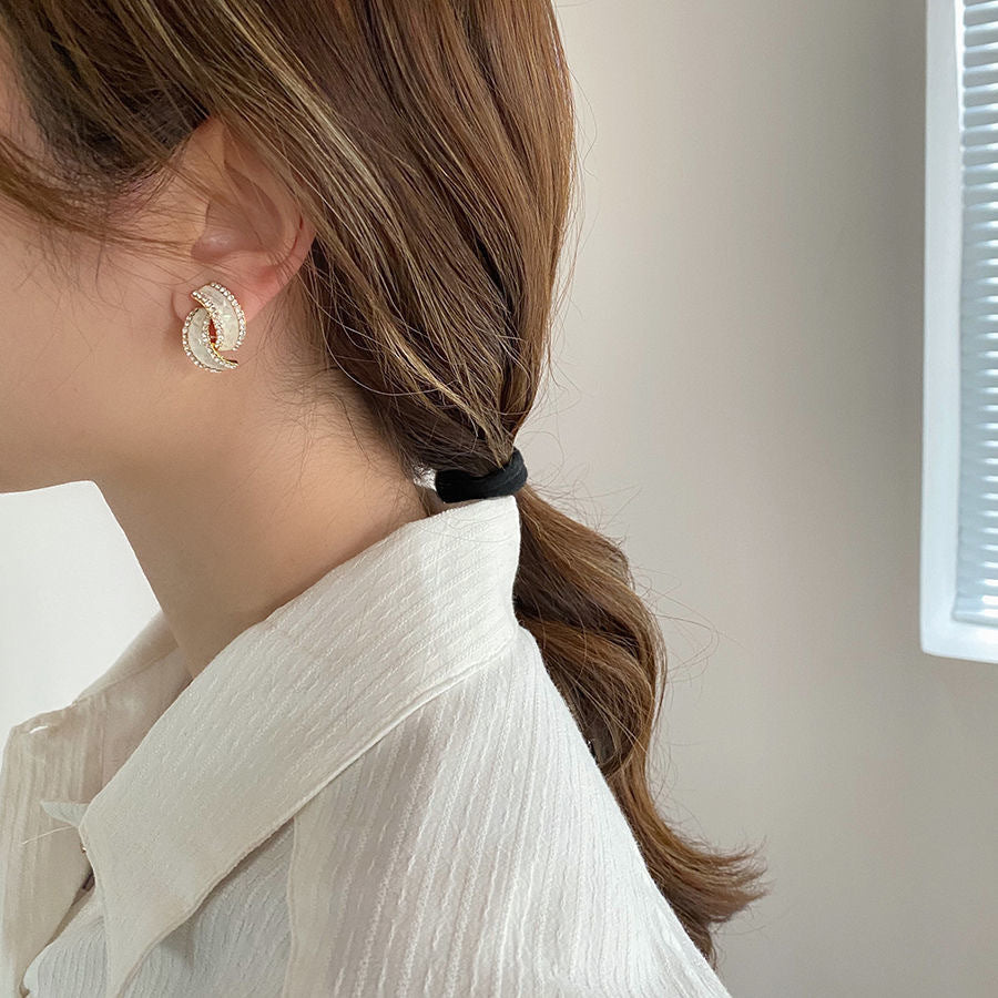 Damen Ohrstecker mit elegantem Perlendesign und funkelnden Zirkonia Shop Nory