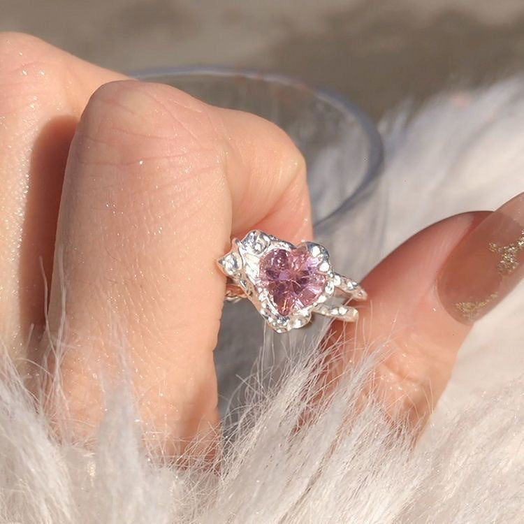 Damen Ring mit kunstvoller Detailarbeit und funkelndem Kristall Shop Nory