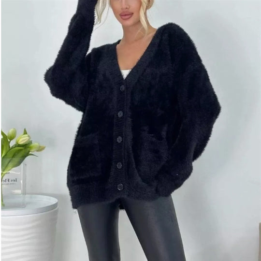 Damen Flauschiger Oversize-Knopfcardigan mit tiefem V‑Ausschnitt und aufgesetzten Taschen Shop Nory