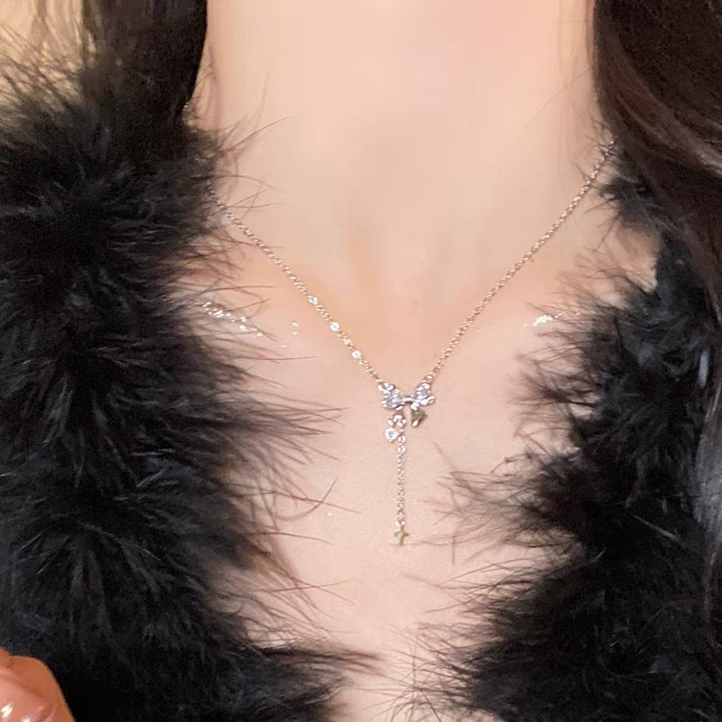 Damen Halskette mit luxuriösen Tropfenanhängern und funkelnden Zirkonia Shop Nory