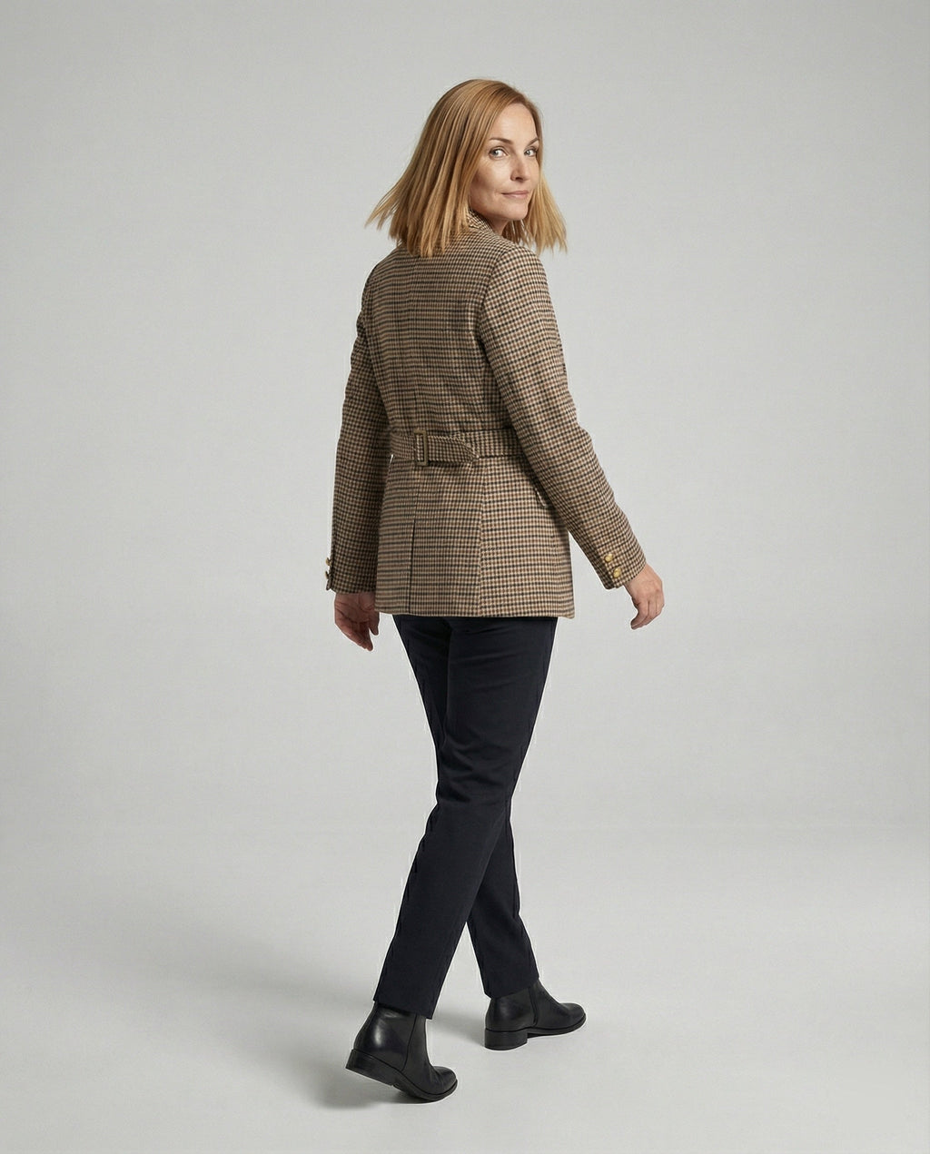 Damen elegante Blazerjacke mit goldenen Knöpfen