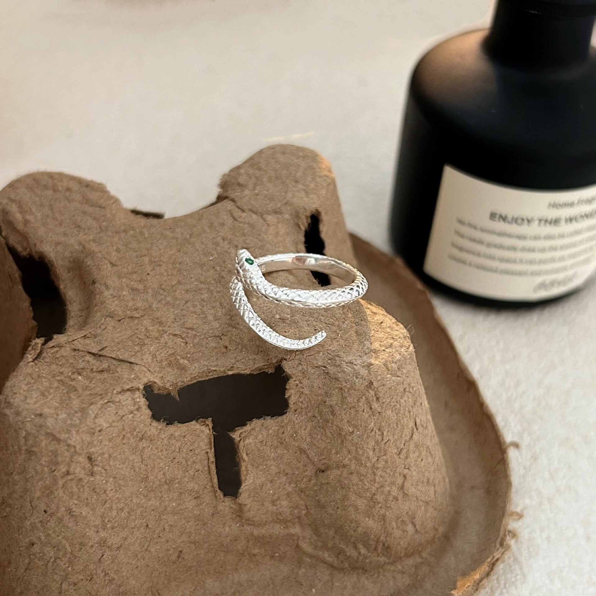Damen ringförmiger Schmuck mit schlangenartigen Motiven Shop Nory
