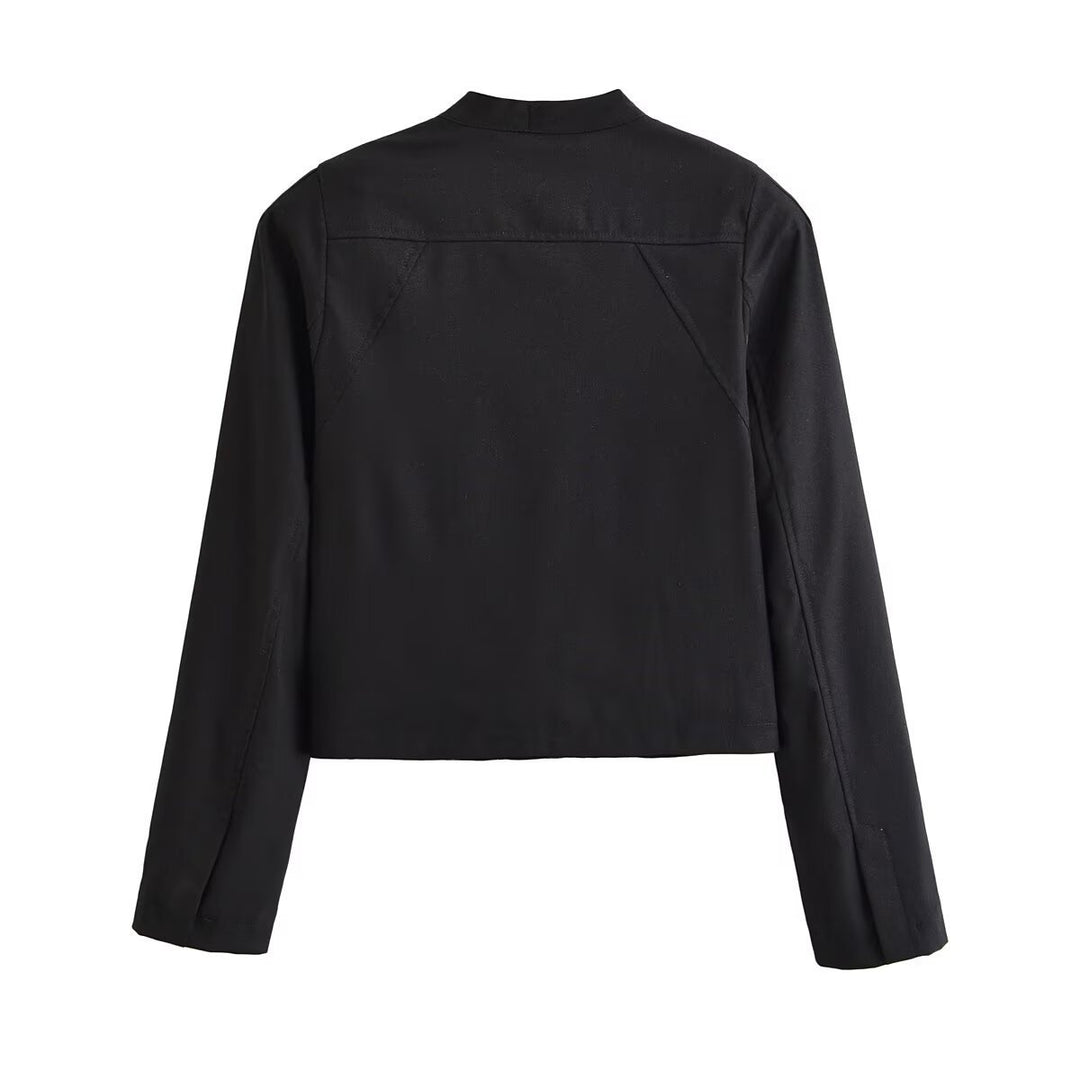 Damen kurz taillierte Jacke mit Stehkragen und dekorativer Schlaufenleiste Shop Nory