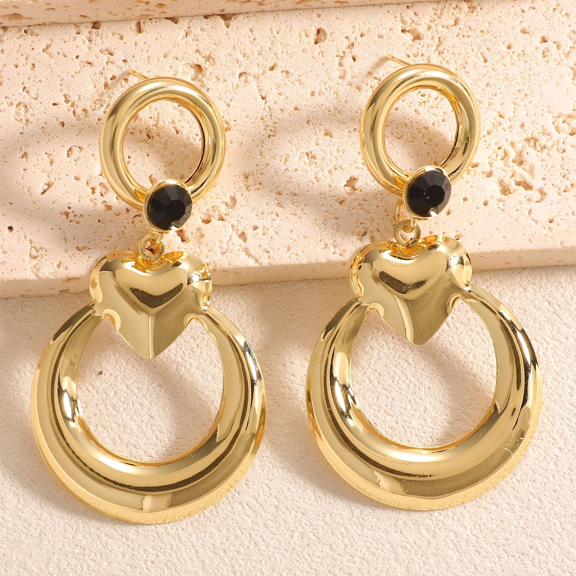 Damen Ohrringe mit modernem Herz- und Ringdesign Shop Nory