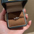 Damen Verlobungsring mit funkelndem Solitaire-Diamanten Shop Nory