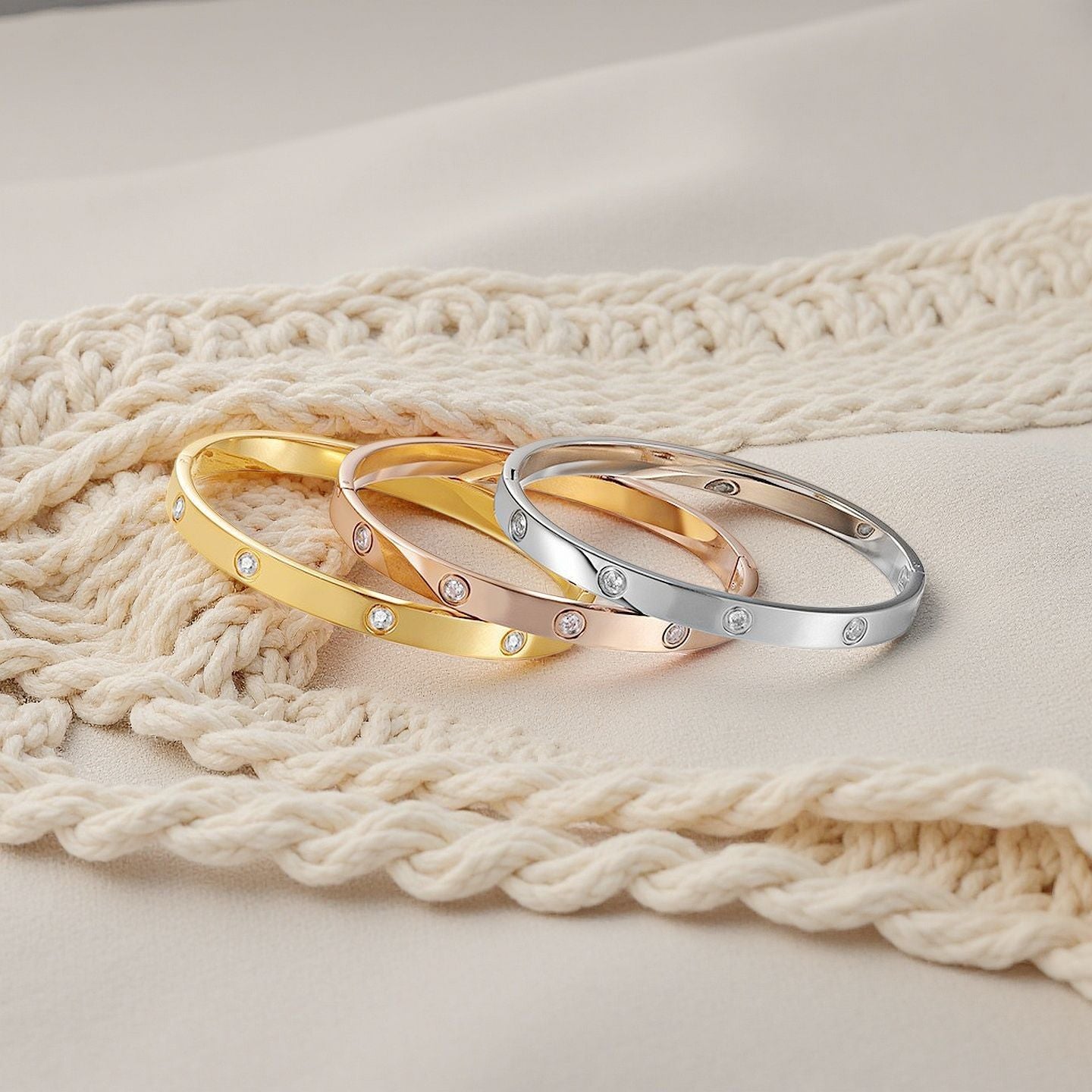 Damen Eleganter Ring aus hochwertigem Edelstahl mit funkelnden Zirkonia Shop Nory