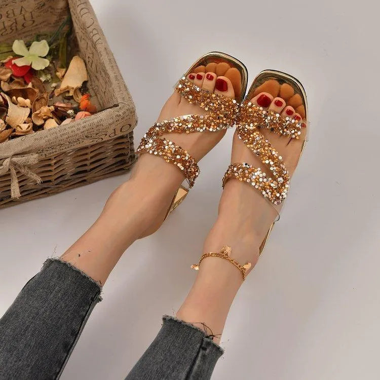 Sandalen mit Absätzen und Pailletten