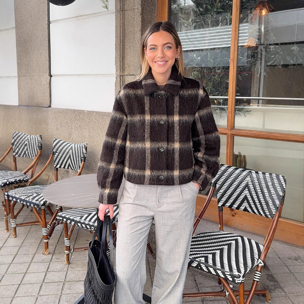 Damen Kurze karierte Bouclé‑Jacke mit kastiger Silhouette und Knopfleiste Shop Nory