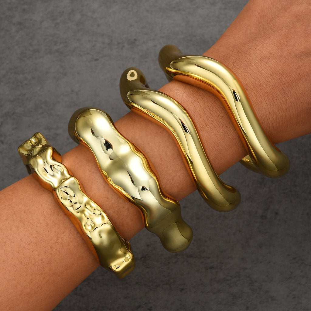 Damen Armreif-Set mit einzigartigen geschwungenen Designvariationen Shop Nory