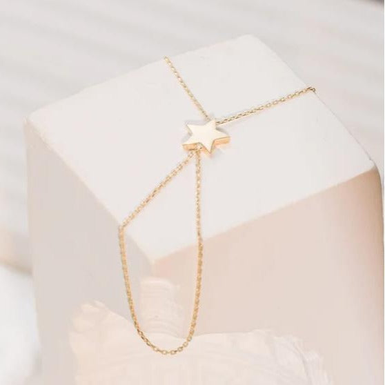 Damen Halskette mit funkelnder Sternen-Pendelleuchte und eleganter Gliederkette Shop Nory