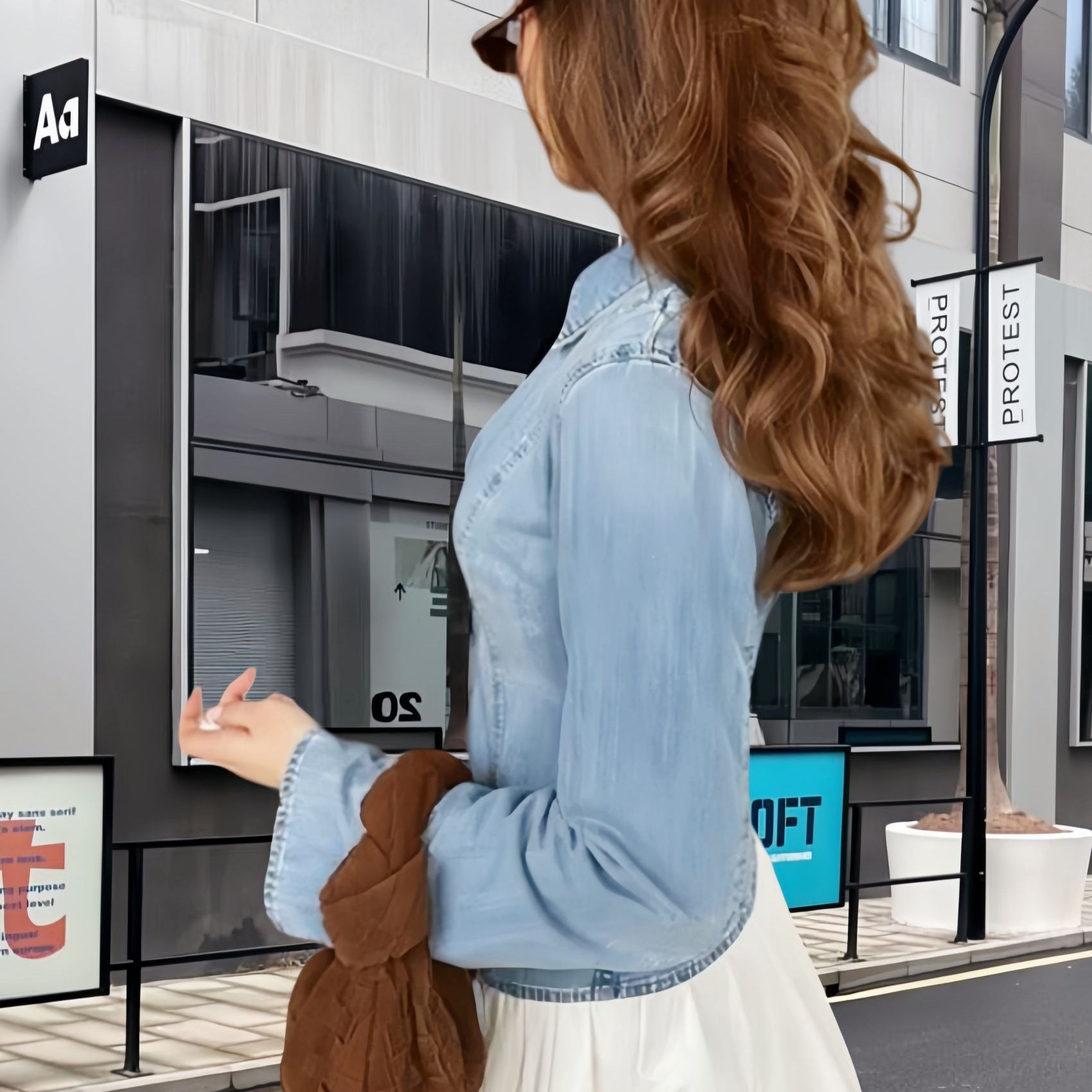 Damen Denim-Jacke mit taillierter Silhouette und Schnürdetails