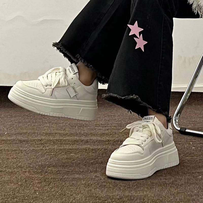 Damen Plattform-Sneaker mit dämpfender Laufsohle und eleganter Schnürung