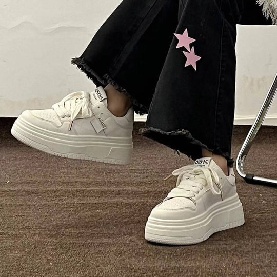 Damen Plattform-Sneaker mit dämpfender Laufsohle und eleganter Schnürung