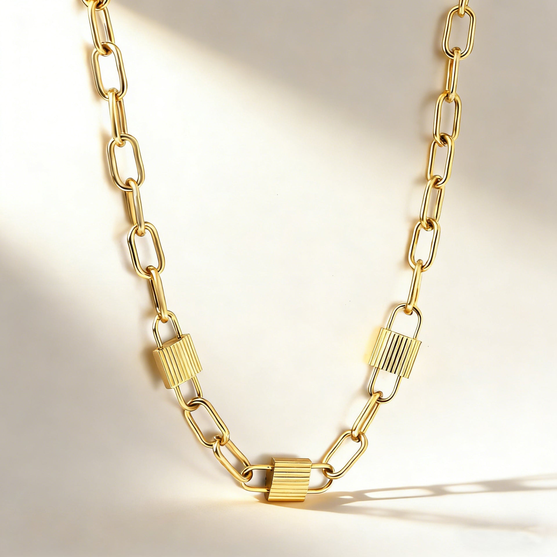 Damen elegante Halskette aus hochwertigem Edelstahl mit goldplattierter Oberfläche Shop Nory