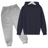 Dunkelblau + Graue Hose
