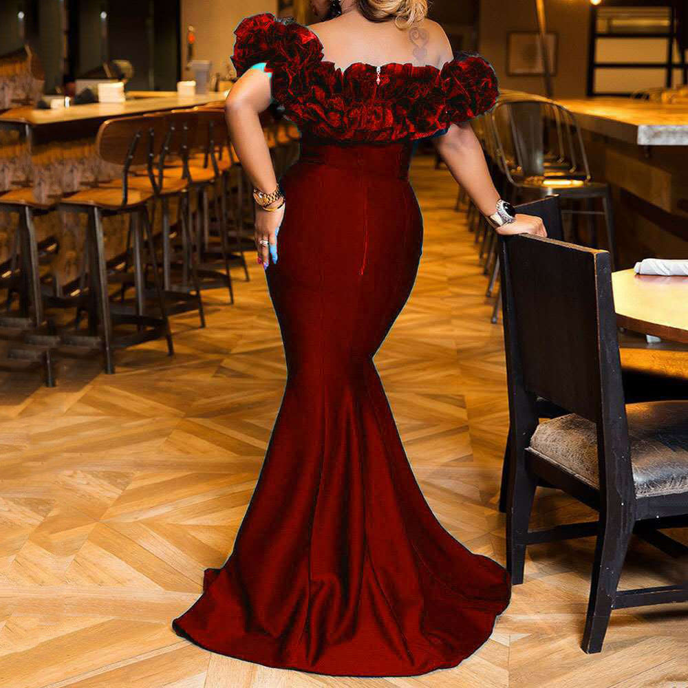 Damen Abendkleid mit voluminösem Rüschensaum