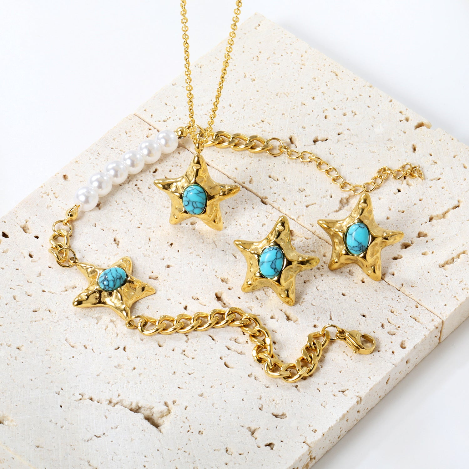 Damen Halskette mit goldplattiertem Anhänger und türkisfarbenem Stein Shop Nory