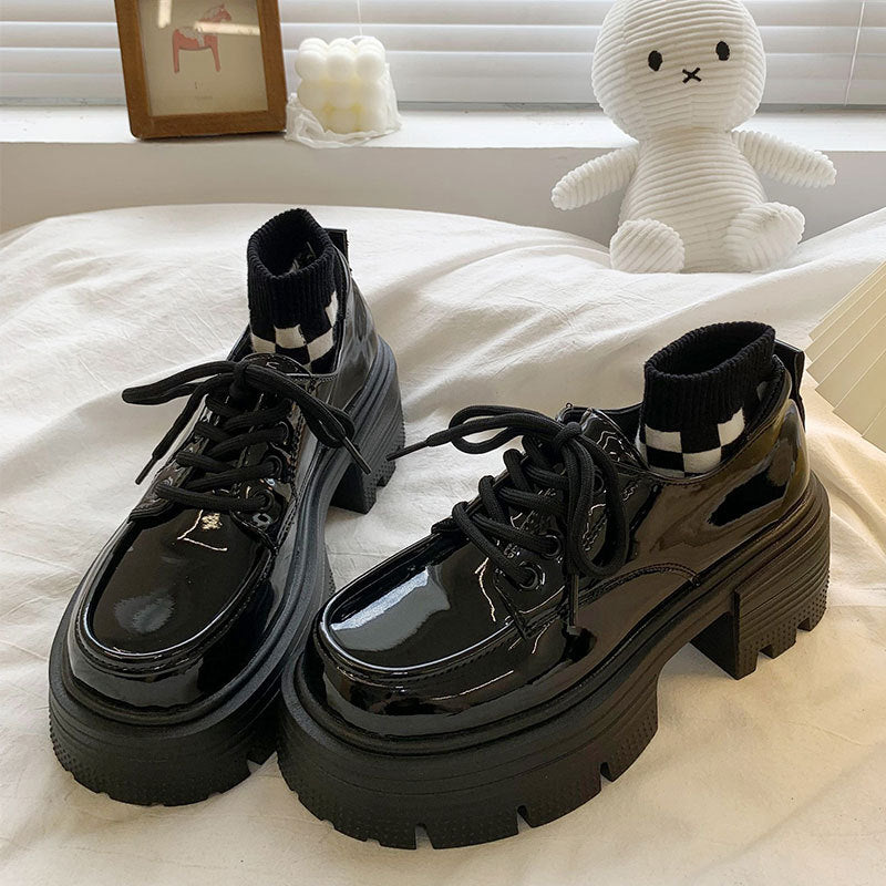 Damen Modische Plattform-Schnürschuhe mit einzigartigem Design und dicker Sohle