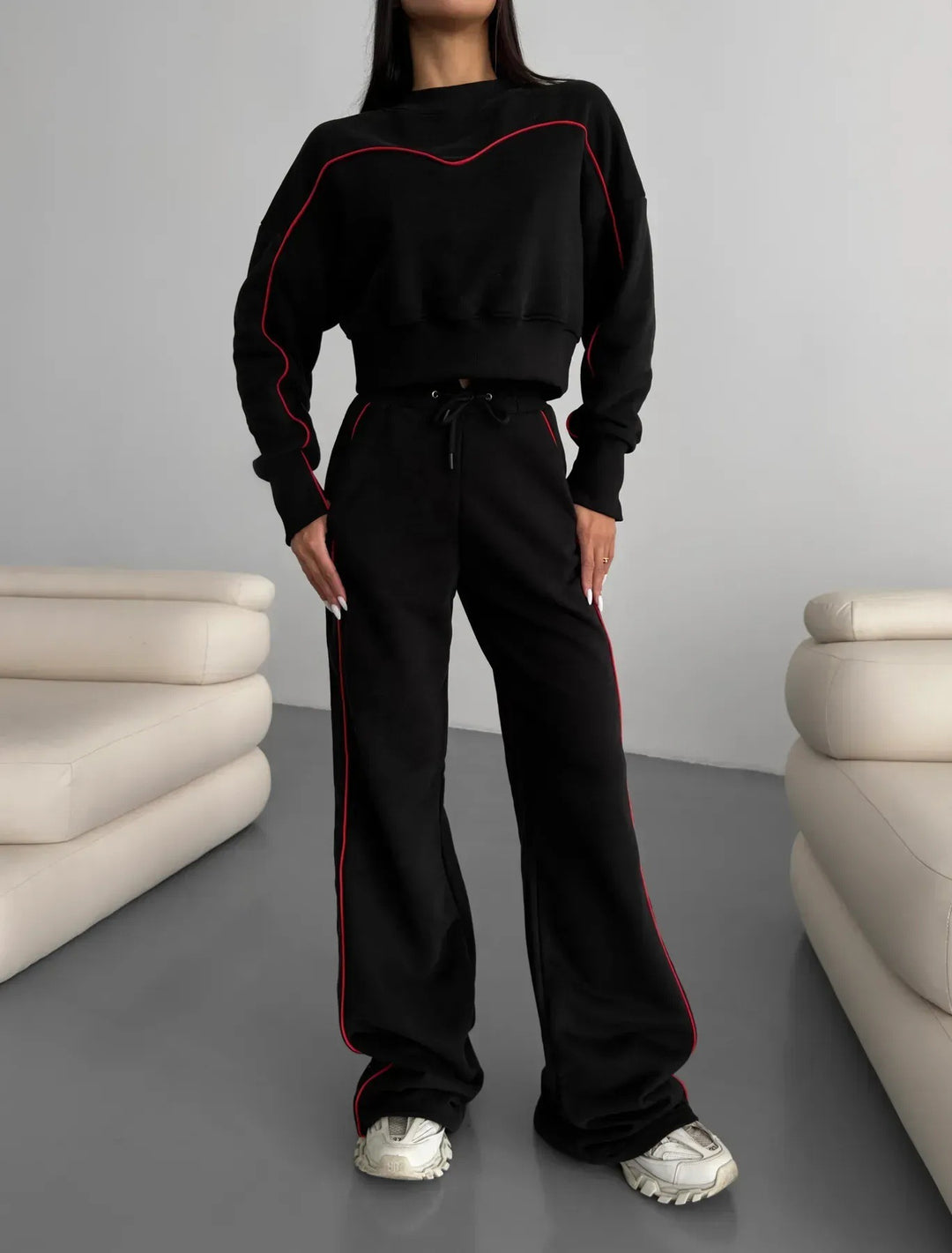 Damen kurzes Oversize-Sweatshirt mit Kordelzug-Jogginghose und Kontrastnähten Shop Nory