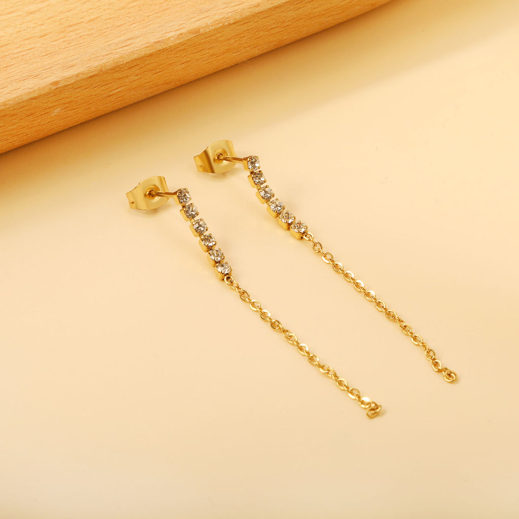 Damen Hängende Ohrstecker mit funkelnden Kristallen und eleganter Kettenstruktur Shop Nory