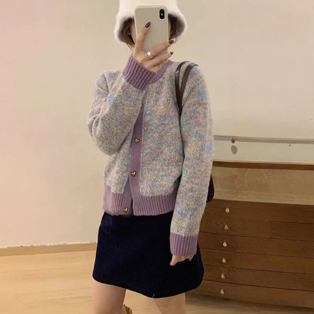 Damen kuschelige Strickjacke mit Herzknöpfen und kontrastierenden Rippdetails