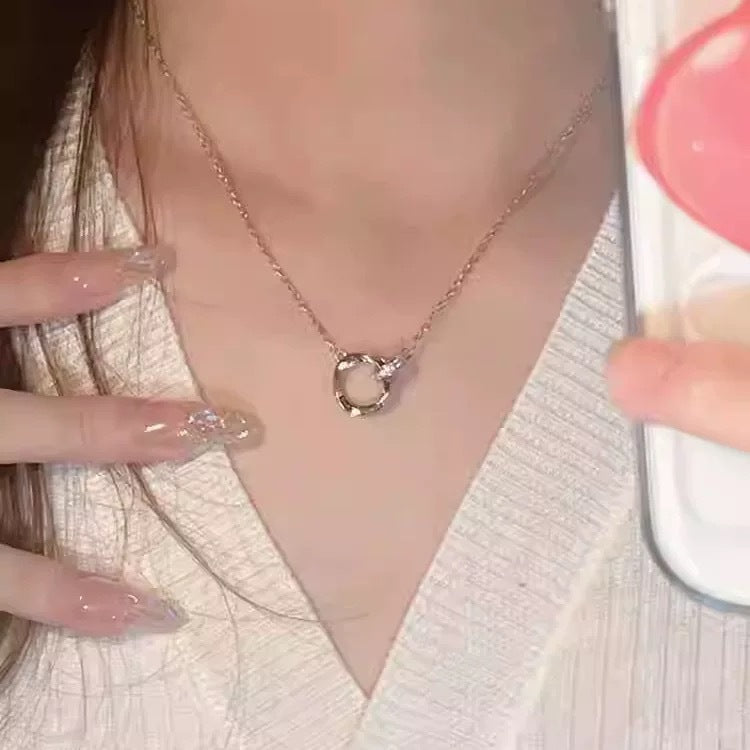 Damen Halskette mit modernem kreisförmigen Anhänger Shop Nory