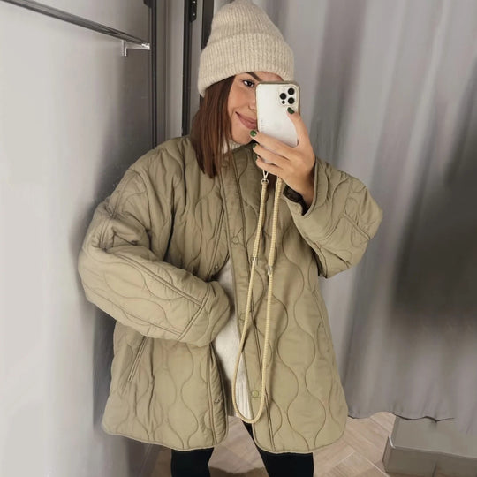 Damen Steppjacke Longline mit Oversize‑Silhouette und Druckknopfverschluss Shop Nory