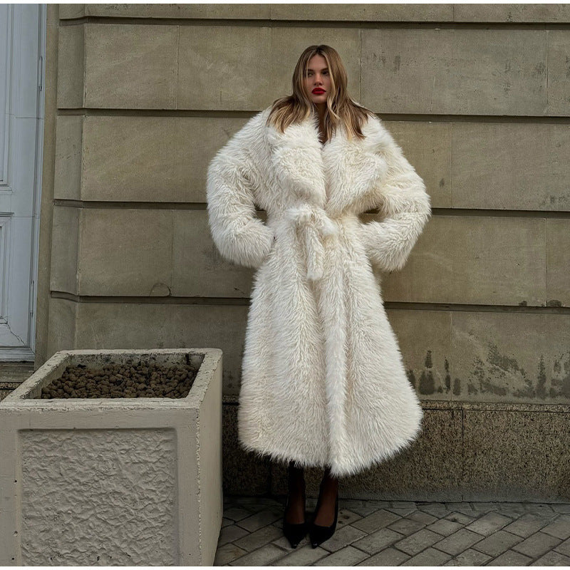Damen Extravaganter Hochflor-Kunstpelz-Mantel mit Oversize‑Silhouette und tiefem Schalkragen Shop Nory