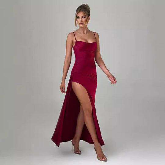 Damen Elegantes Maxikleid mit seitlichem Schlitz und schmalen Spaghettiträgern