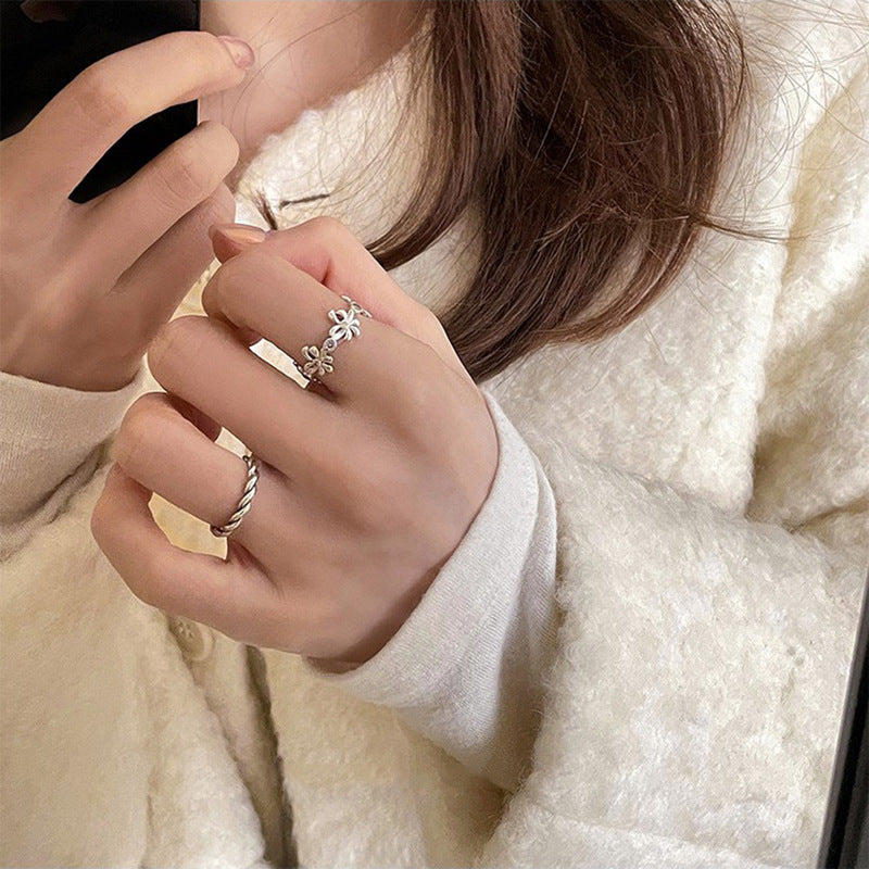 Damenring mit floralen Akzenten und filigranem Design Shop Nory