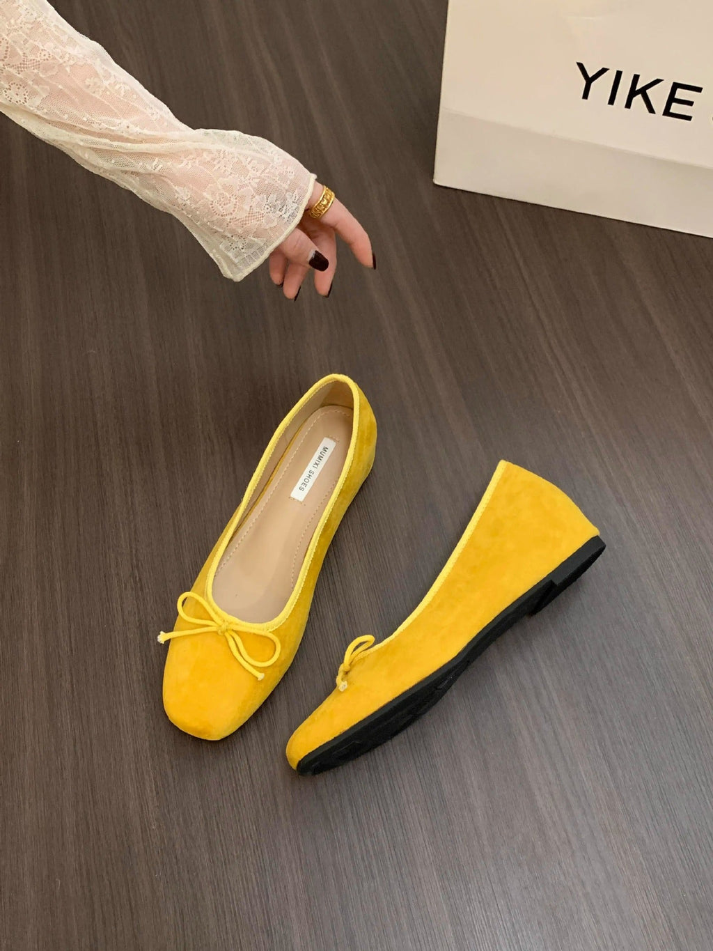 Damen Ballerinas aus hochwertigem Wildleder mit dekorativer Schleife