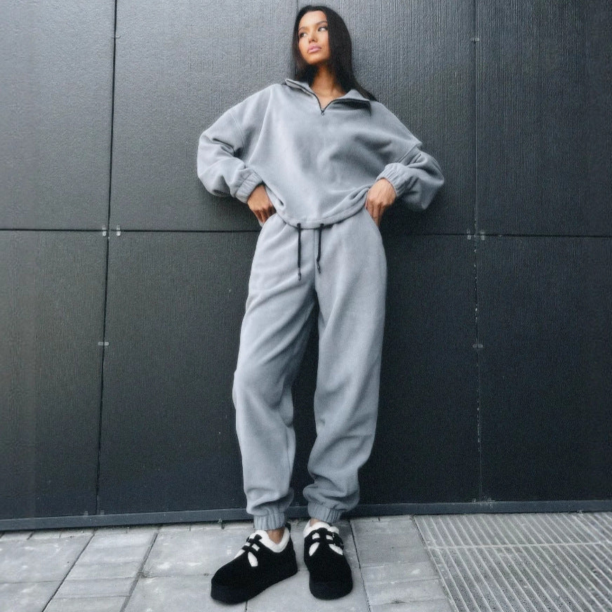 Damen Ultraweiches Fleece-Relaxset mit Stehkragen, halbem Reißverschluss und elastischer Schlupfhose Shop Nory