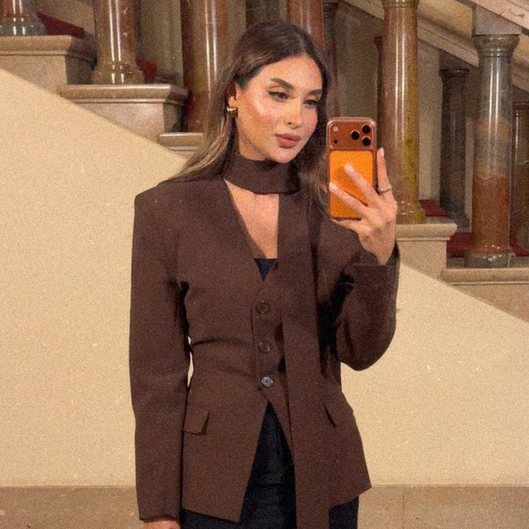 Damen Taillierter Blazer mit Schalkragenband, dreifacher Knopfleiste und Pattentaschen Shop Nory
