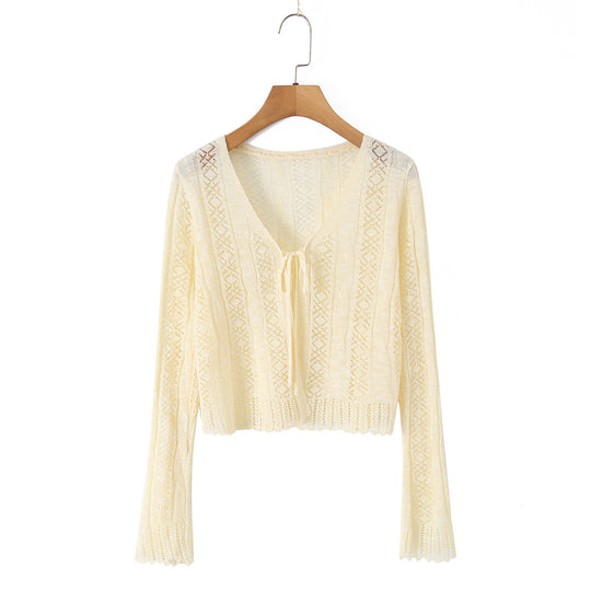 Damen Leichter gehäkelter Kurzcardigan mit V‑Ausschnitt, Bindeband und Ajourmuster Shop Nory