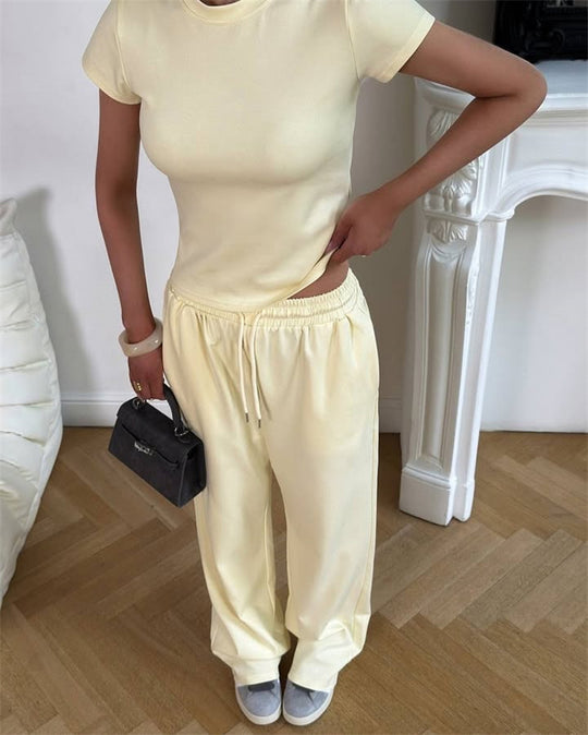 Damen figurnahes Kurzarm-Rippshirt und elastische High-Waist-Loungehose Set Shop Nory