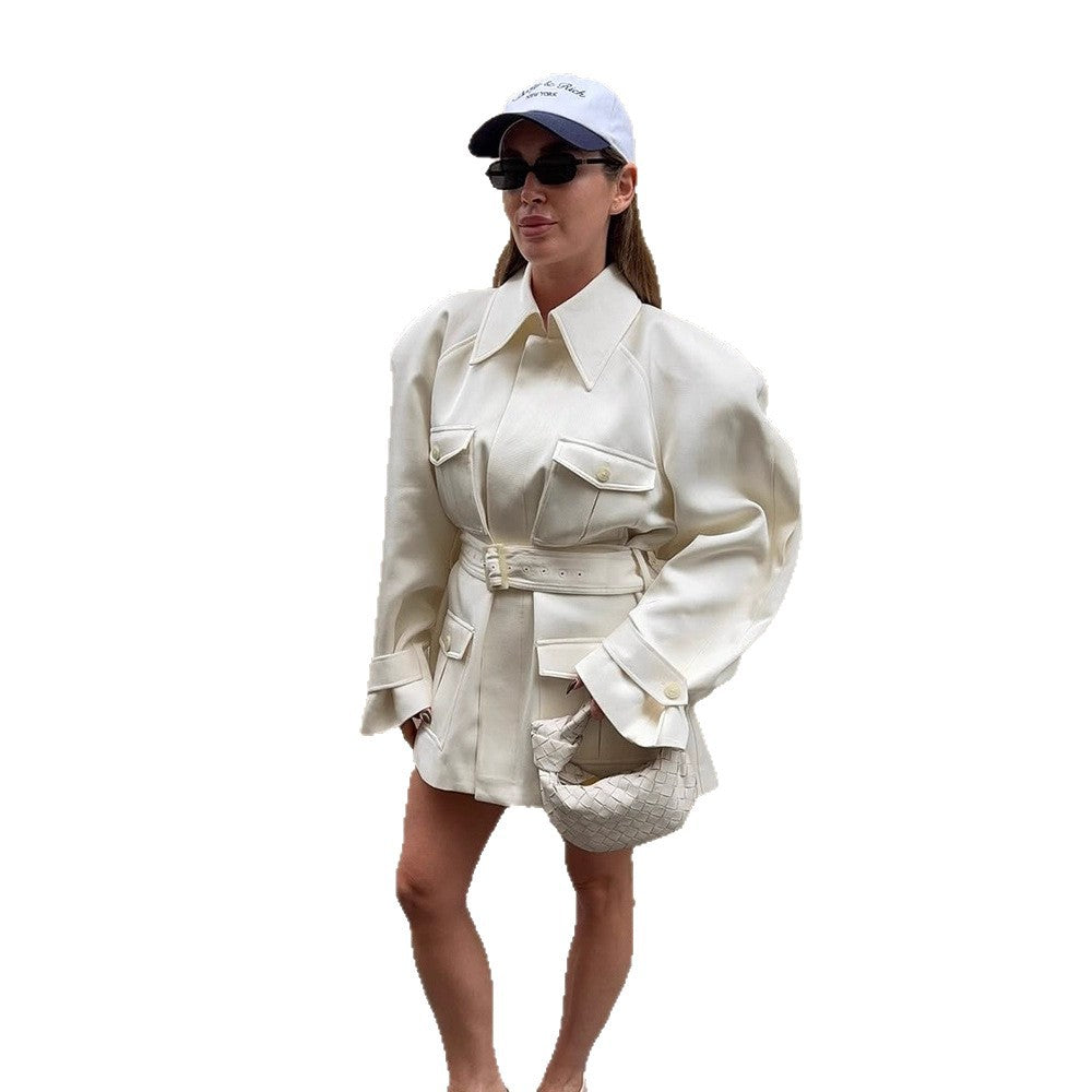 Damen Kurzblazer‑Mantel im Safari‑/Utility‑Look mit Taillengürtel und aufgesetzten Pattentaschen Shop Nory