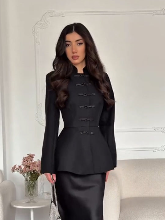 Damen Taillierte Peplum-Jacke mit Stehkragen und dekorativen Knebelverschlüssen Shop Nory