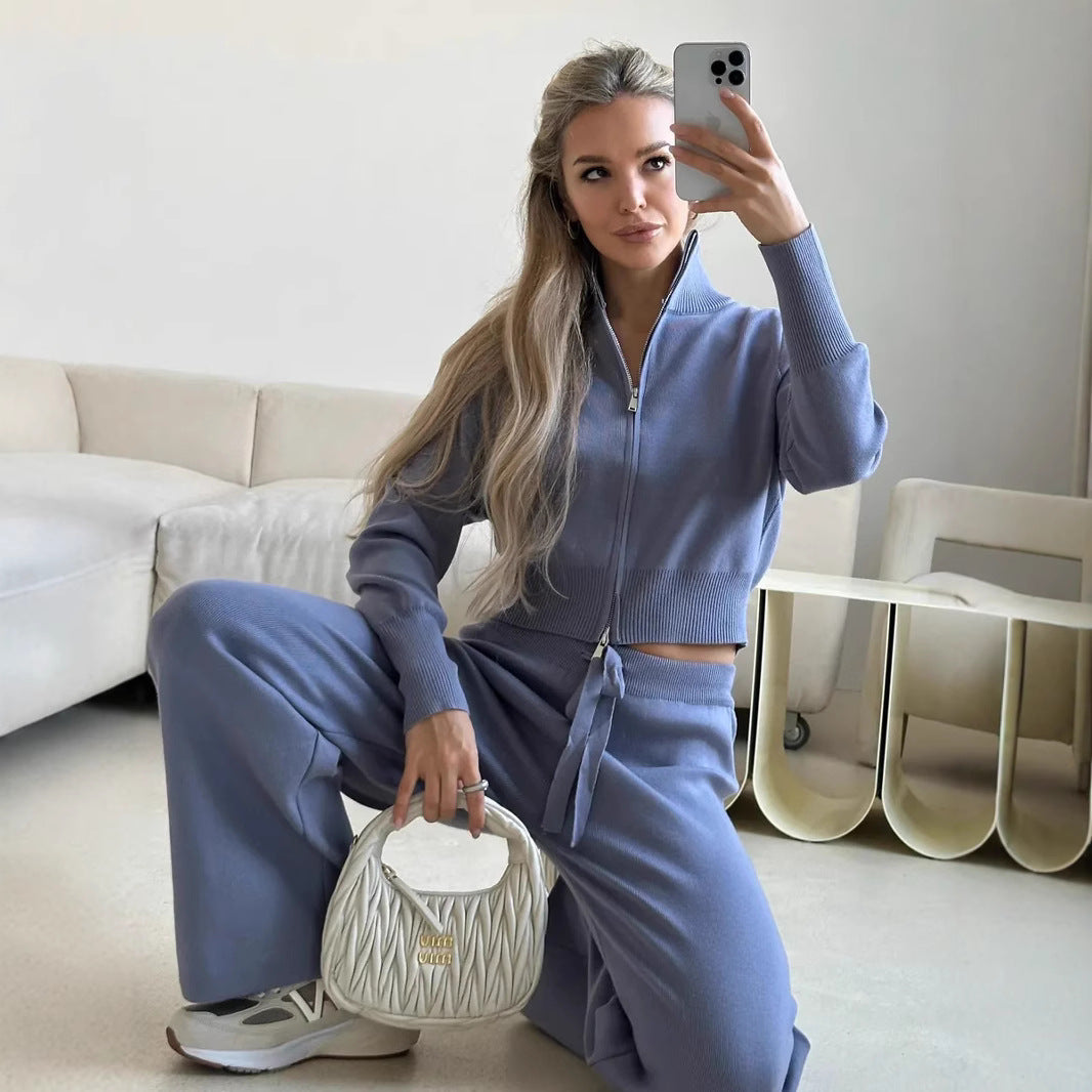 Damen gestricktes Lounge-Set mit kurzem Reißverschluss-Cardigan und weitem High-Waist-Jogginghose Shop Nory