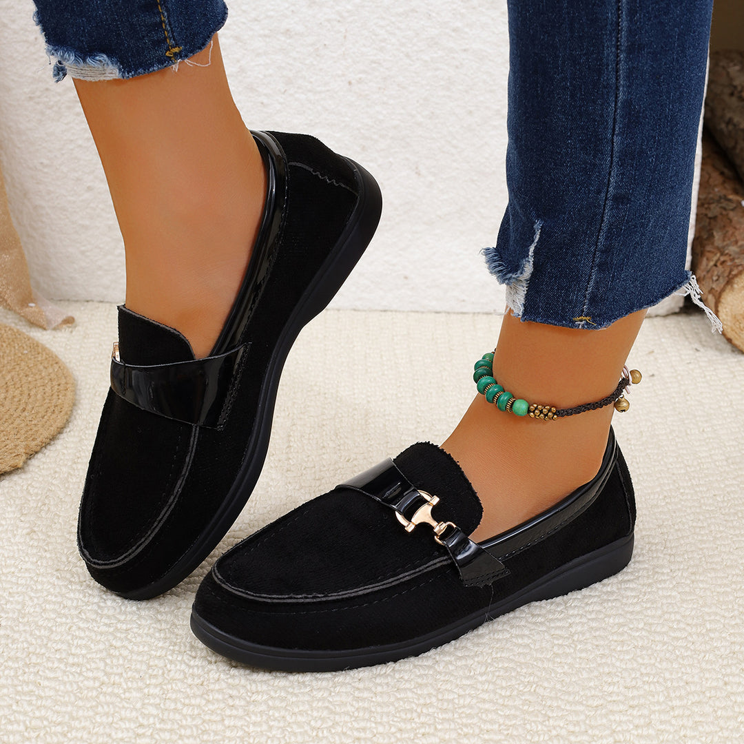 Damen elegante Veloursleder-Slipper mit dekorativer Metall-Hardware und flexibler Leichtlaufsohle Shop Nory