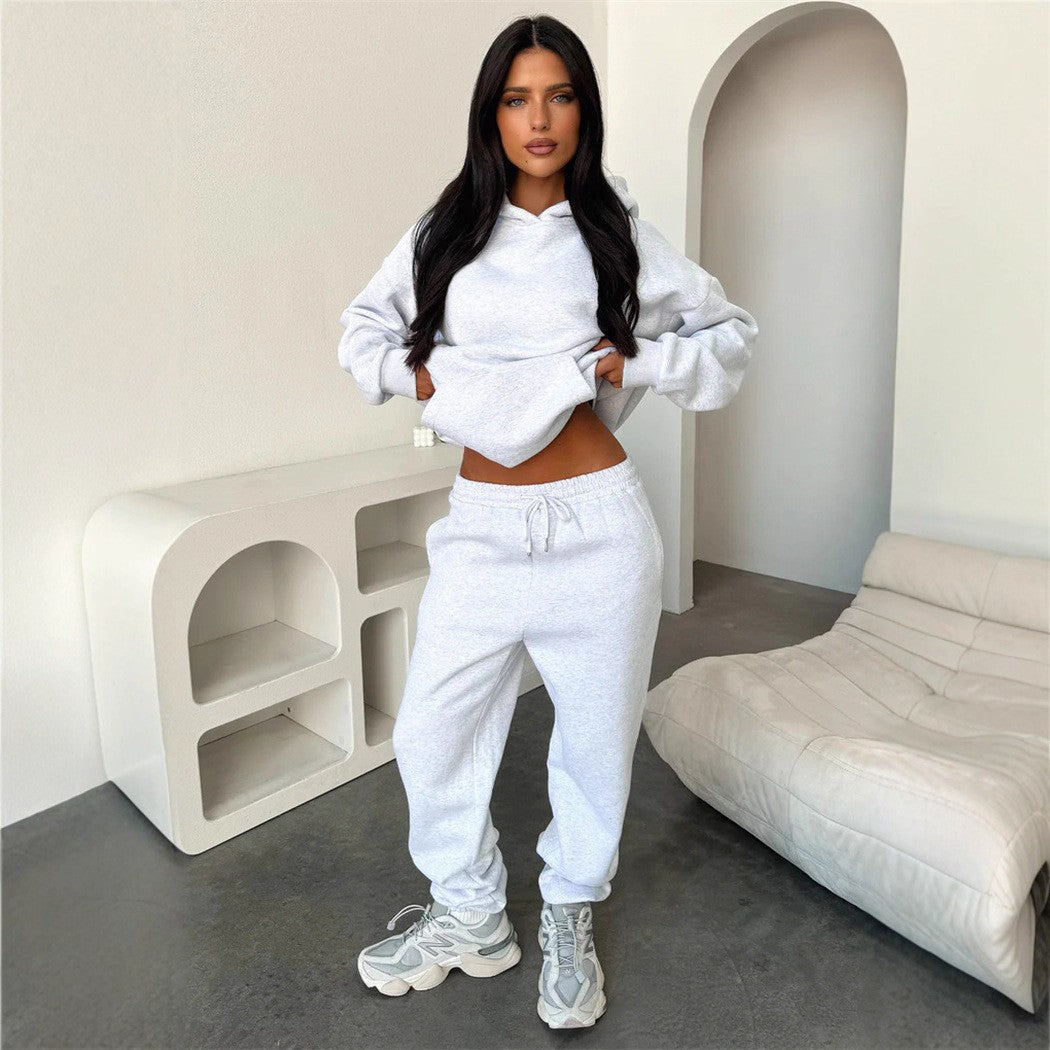 Damen Loungewear-Set mit oversized Kapuzenpullover und hochgeschnittener Kordelzug-Jogginghose aus Baumwollmischung Shop Nory