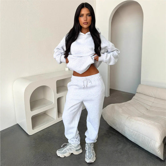 Damen Loungewear-Set mit oversized Kapuzenpullover und hochgeschnittener Kordelzug-Jogginghose aus Baumwollmischung Shop Nory
