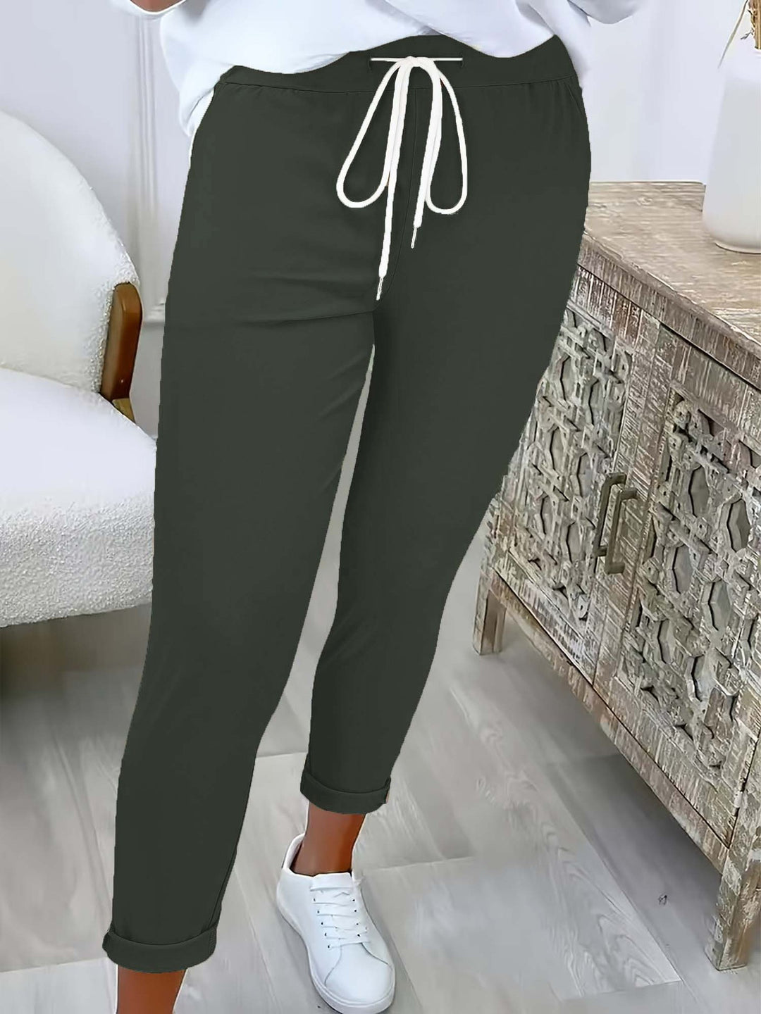 Damen Slim-Fit Jogginghose mit Tunnelzug und Umschlagbündchen Shop Nory