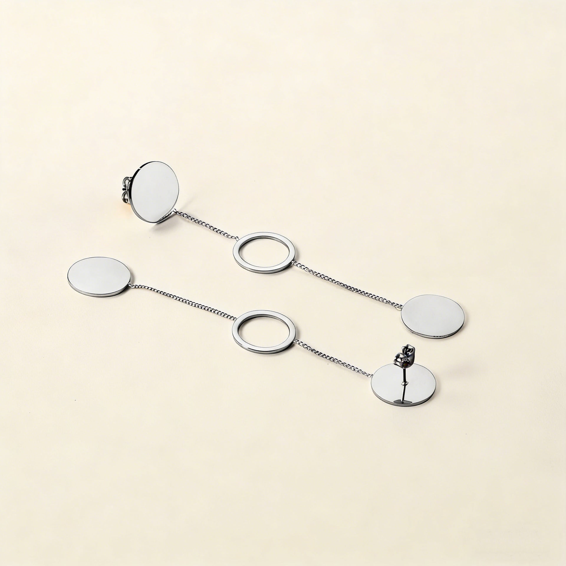 Damen Hängende Ohrstecker mit modernem Ketten-Design und vielseitigem Goldfinish Shop Nory