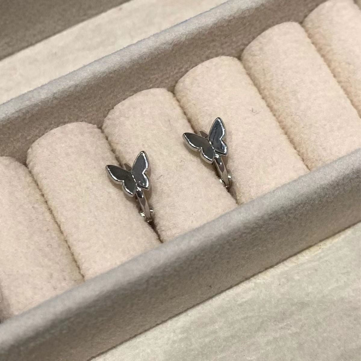 Damen Ohrstecker mit elegantem Schmetterlingsdesign Shop Nory