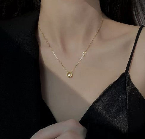 Damen Halskette mit mondförmigem Pendant und funkelndem Kristall Shop Nory