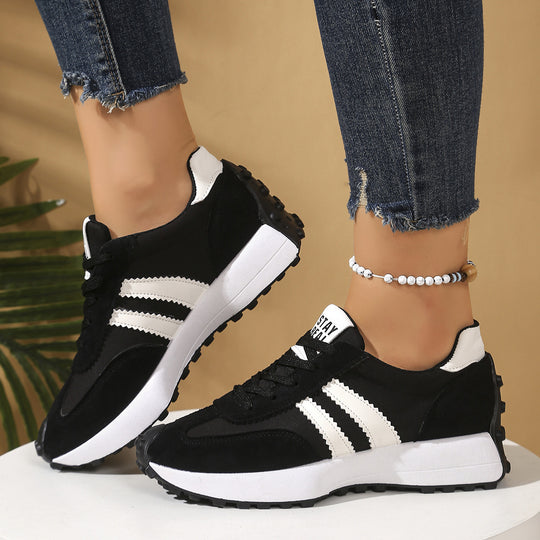 Damen Retro-Sneaker mit profilierter Gummisohle und dekorativen Zierstreifen Shop Nory
