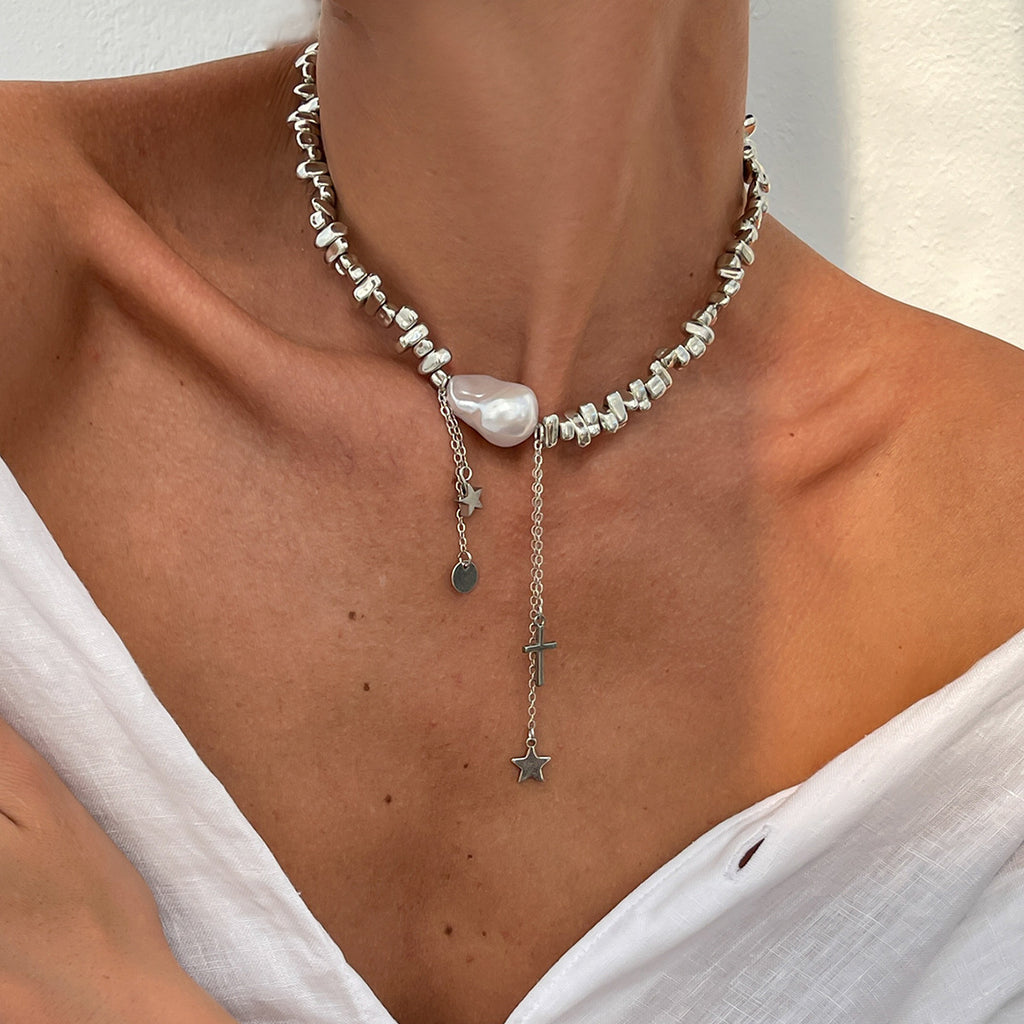Damen elegante Kette mit asymmetrischem Perlen-Design und Metallakzenten Shop Nory
