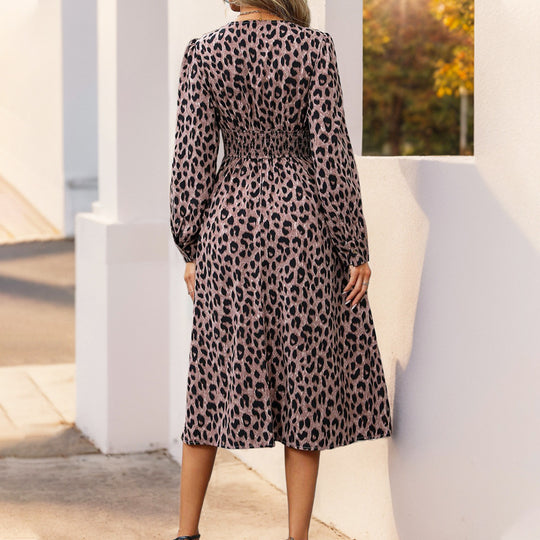 Damen Midikleid im Wickelstil mit taillierter Schnittführung, V‑Ausschnitt und langem Ärmel Shop Nory