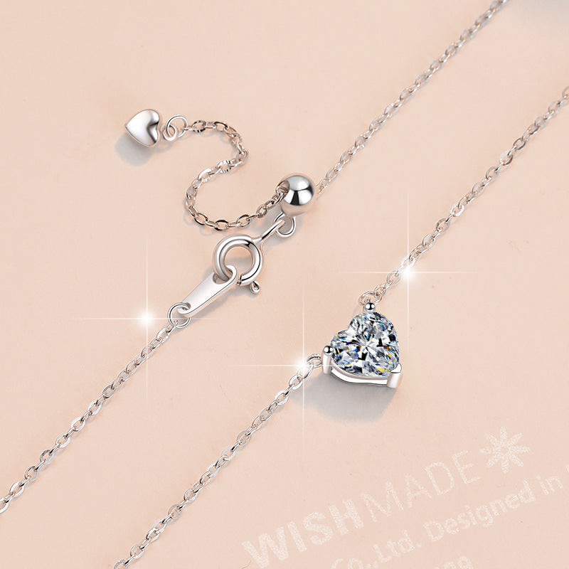 Damen Halskette mit funkelndem Herzanhänger und hochwertigem Zirkonia Shop Nory