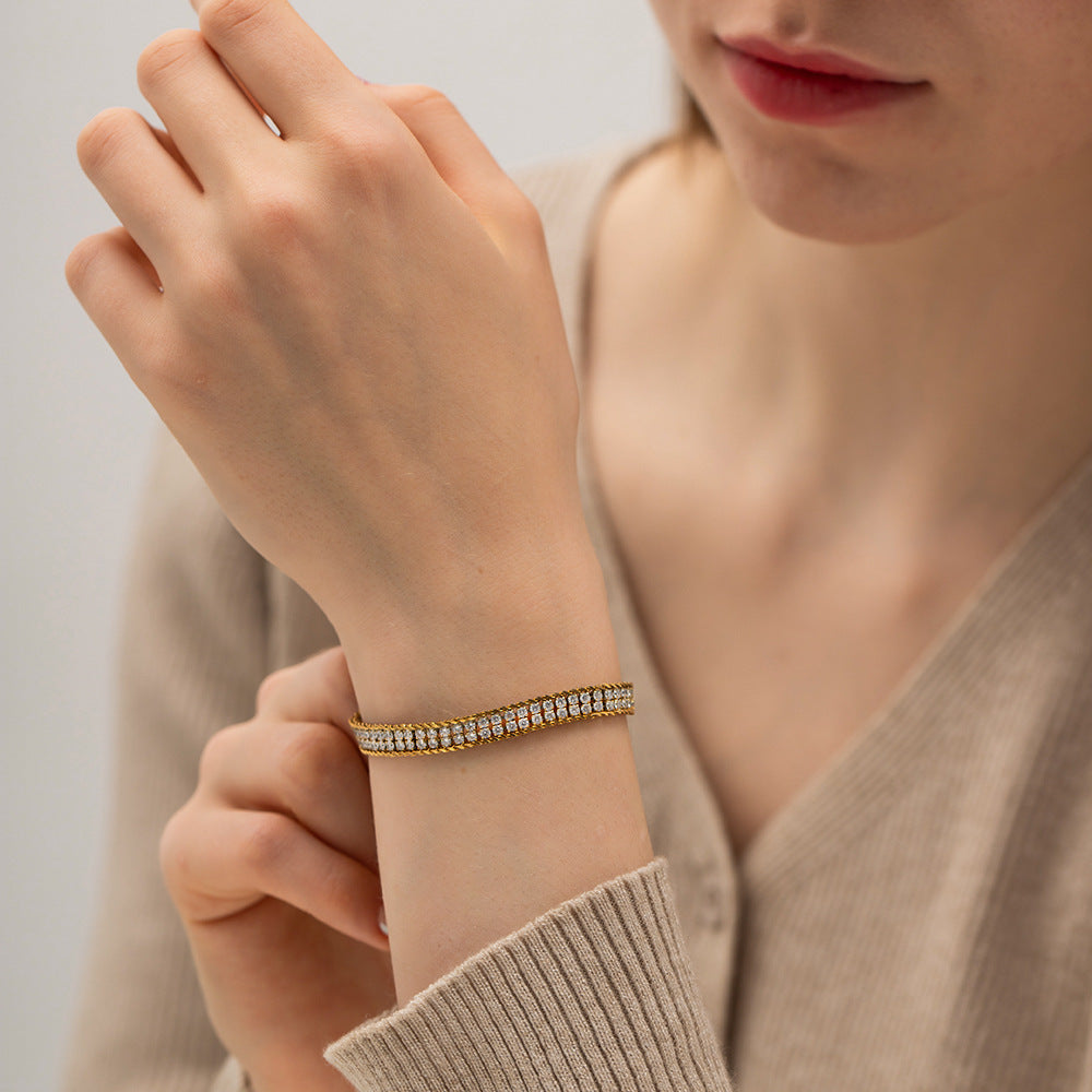 Damen Armband mit funkelnden Zirkonia und hochwertigem Kettendesign Shop Nory